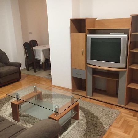 Stan Na Dan Centar Apartman Szabács Kültér fotó